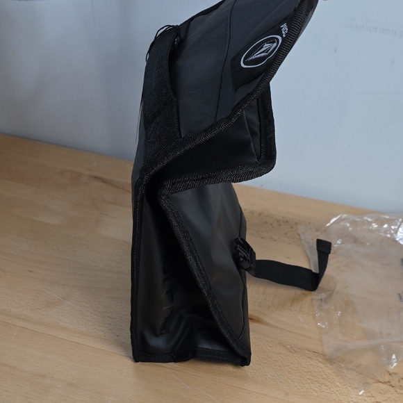 Volcom Black Lunch Bag Insulated - Picture 6 of 7